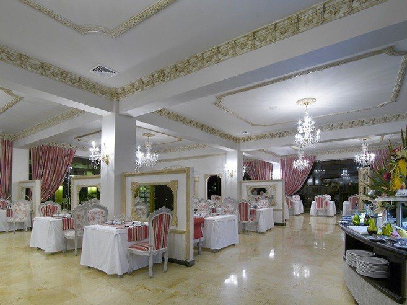 Grand Palladium Palace & Casino Resort 5*